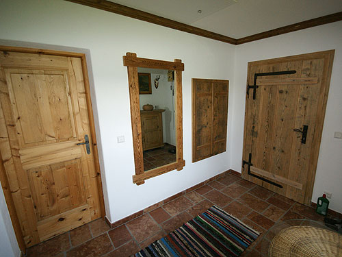 Ferienwohnungen aus massiver und moderner Qualität - Schreinerei Thaler